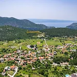 Villa Belina: 4 Ensuite Bedrooms, Game Room, Heated Pool, Sauna & Gym *